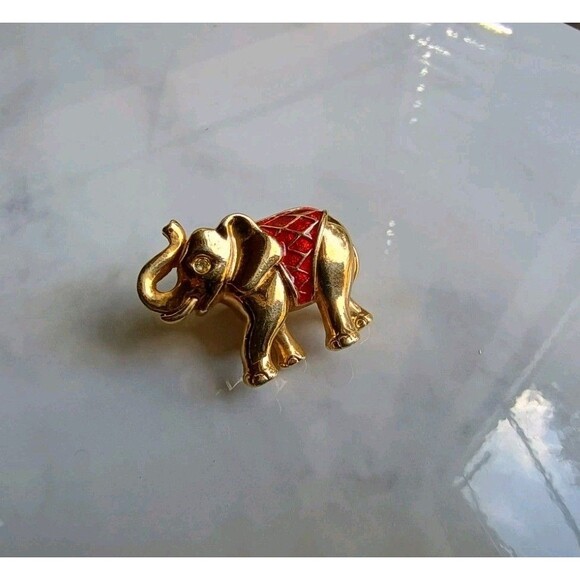 Vintage Gold Tone Avon Red Enamel & Rhinestone Elephant Tie Tack Pin - Picture 2 of 5